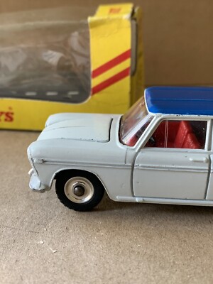 DINKY TOYS 172 FIAT 2300 STATION WAGON CAR MODEL IN ORIGINAL BOX