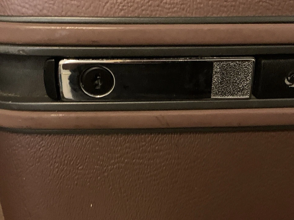 Estuche de 4 trenes Samsonite Silhouette de colección cerradura/llave rígida - granate Foto 3 de 4