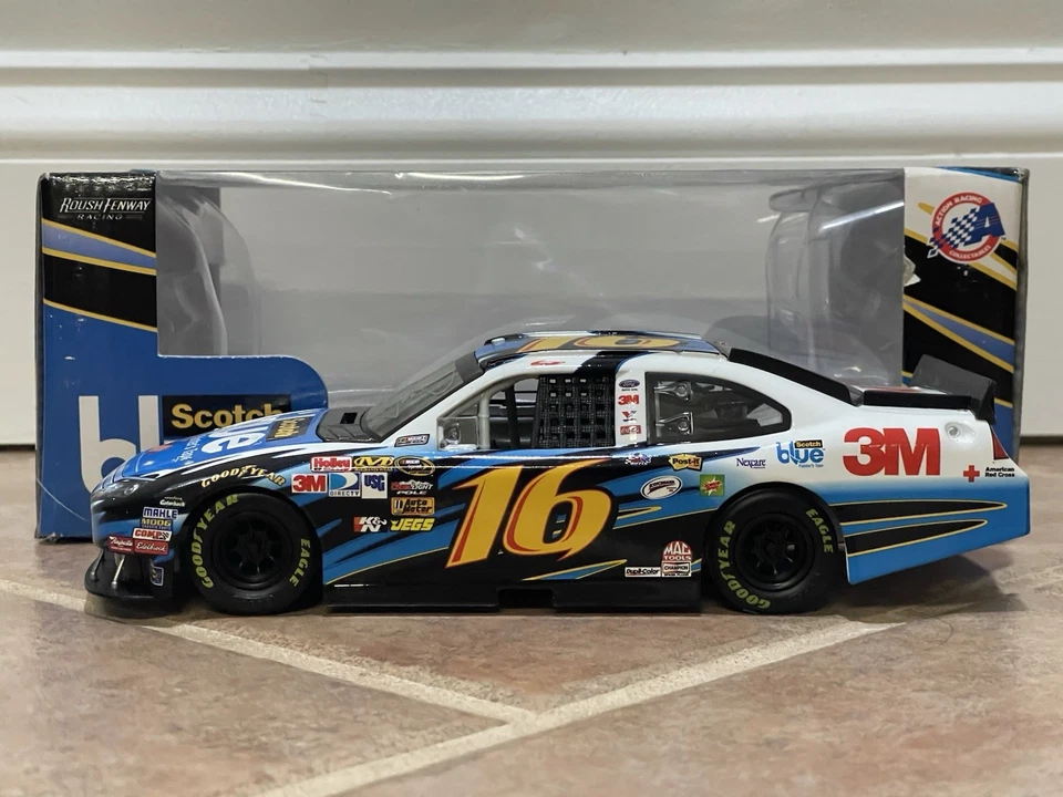 Greg Biffle 3M 2010 cinta azul escocesa cuna firmada autografiada acción NASCAR 1/24 Foto 3 de 4