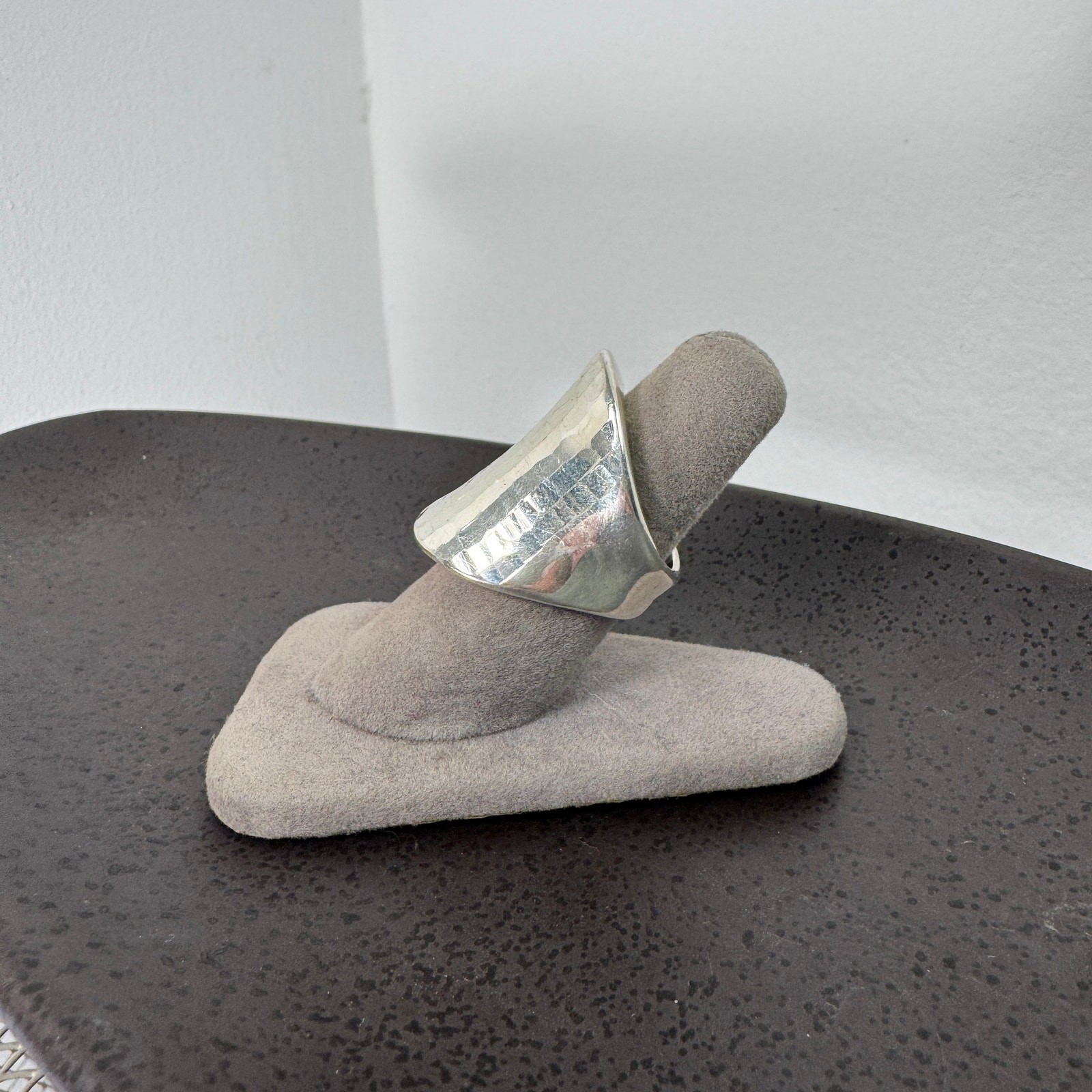 Sterling Silver Statement Ring Hammered Shiny Wid… - image 5