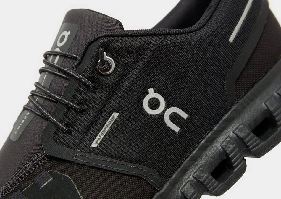 On Running Cloud 6 Waterproof Men's Shoes in Black image 4