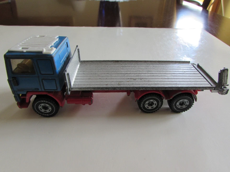 Siku - Volvo F12 Turbo 6 - per ricambi e restauro - Immagine 4 di 4