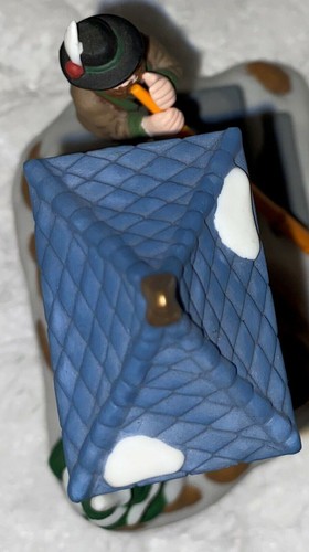 Dept 56 Heritage Vil: Alpine Village Sign w Alpenhorn Player Wearing Liederhosen - Picture 4 of 5
