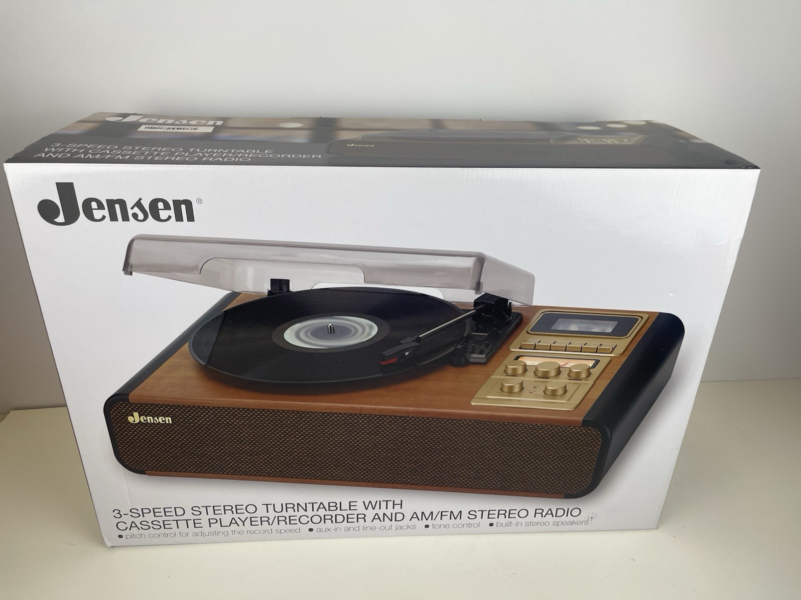 JENSEN 3-Speed Stereo Turntable with Cassette Player/Recorde