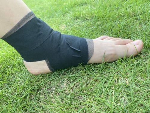(5 Pack) Black Athletic Tape,Sports Tape Strong Stick No Sticky Residue - Picture 4 of 7