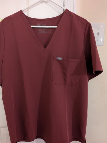 FIGS scrub set 2xl womens EUC Jogger style bottoms. Smoke free but pet friendly.