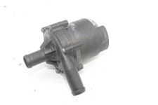 Pompe à eau Nissan NV200