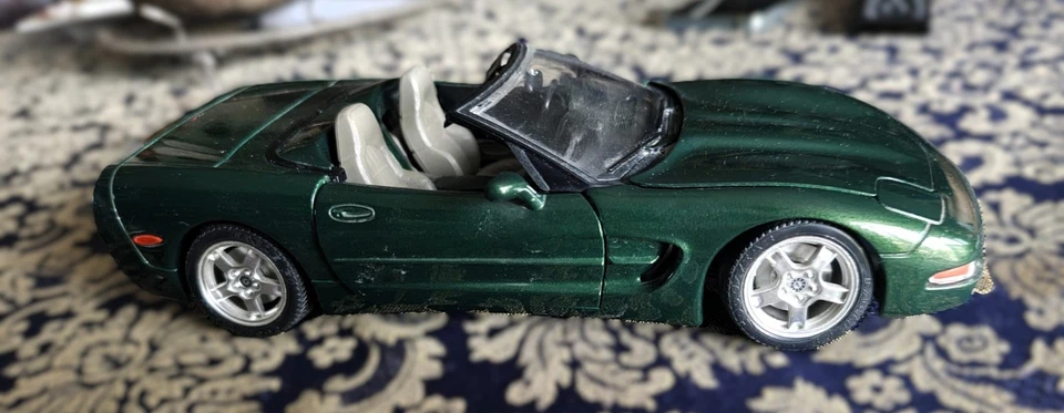 Bburago Chevrolet Corvette C5 Convertible 1:18 – ottime condizioni, completa - Immagine 2 di 4