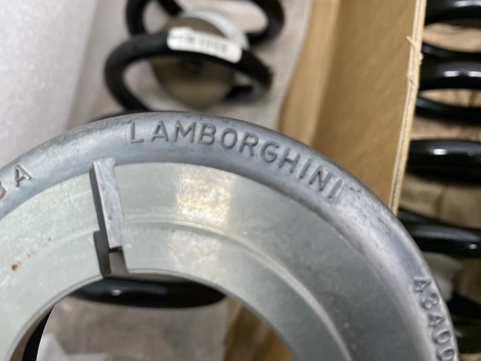 Juego de resortes de suspensión delanteros traseros OEM Lamborghini Aventador SV S de fábrica OEM Foto 2 de 4
