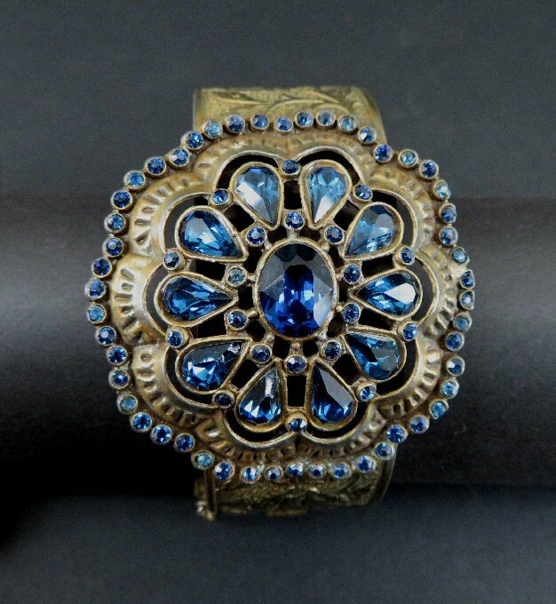 Vintage Gold-Plated Bracelet with Blue Rhinestones and Large Flower Accent-image