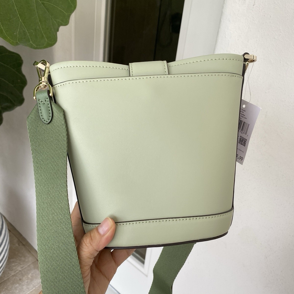 Kate Spade K8103 Audrey Smooth Leather Mini Bucket Bag Crossbody  display picture 1
