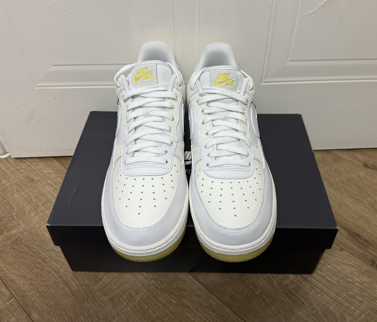 Nike Air Force 07 Low Men/Womens White Yellow Fashion Sneakers
