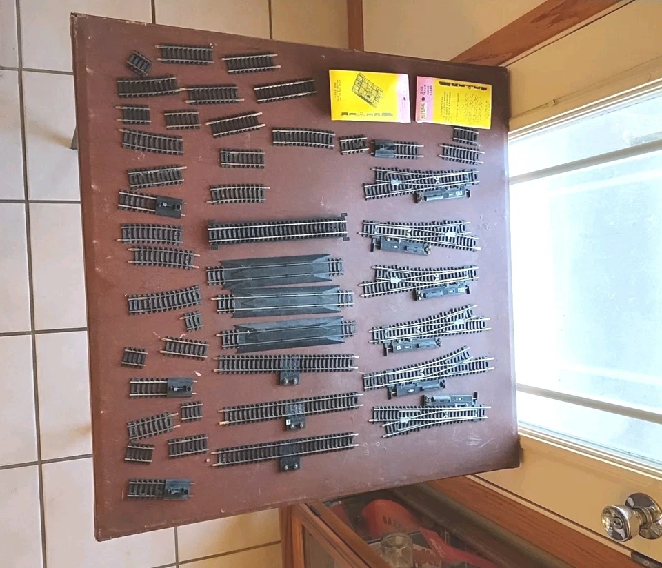 Vtg Lot 45 ATLAS HO SCALE TRACK Straight Curved Terminal Switch Turnout Rerailer - Image 2 of 4