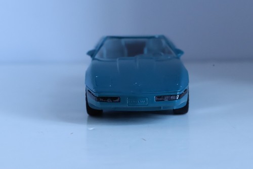 AMT ERTL 1994 Chevrolet Corvette Convertible (Bright Aqua Metallic) 1/25 - Picture 2 of 12