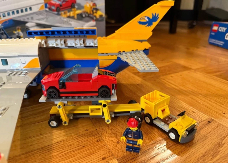 LEGO CITY: Passenger Airplane (60262) Used, 99.99% Complete - Image 3 of 4
