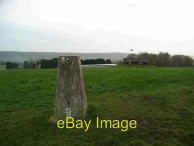 Foto 6x4 Triangulationssäule auf Fetch Hill Kenley \/SJ5600 Blick vorbei c2006
