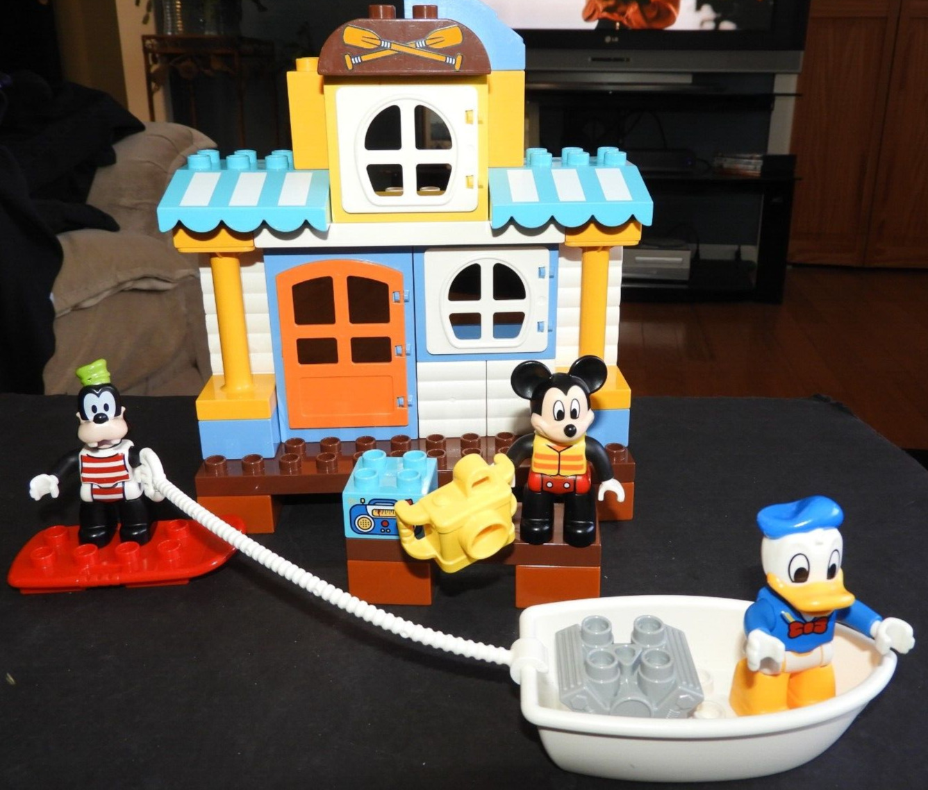 LEGO DUPLO MICKEY & FRIENDS BEACH HOUSE Disney Set 10827 Missing 3 pieces