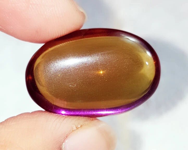 Gema certificada de ópalo sintético australiano negro y dorado de 32,90 quilates con piedras preciosas sueltas Foto 2 de 4