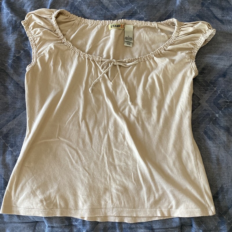 Juniors Sz. M STAMP 10 Beige T-Shirt CUTE!