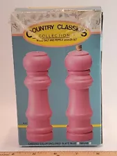 1988 Country Classics Collection 6" Wood Salt and Pepper Shaker Set MAUVE NIB 