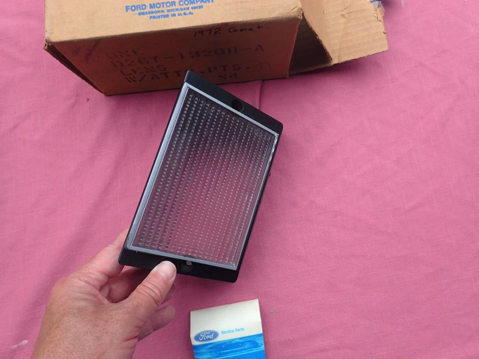 Mercury Montego 1972 lente de lámpara de estacionamiento, derecha, ¡como nuevo! Intermitente D2GY-13208-A Foto 2 de 4