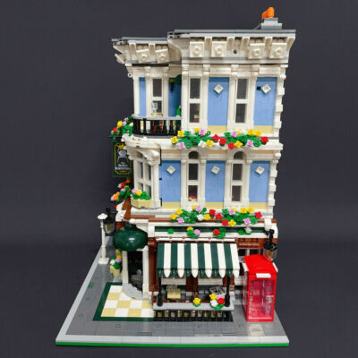 Queen Bricktoria Modular MOC Building Blocks Set City Model Bricks Toy