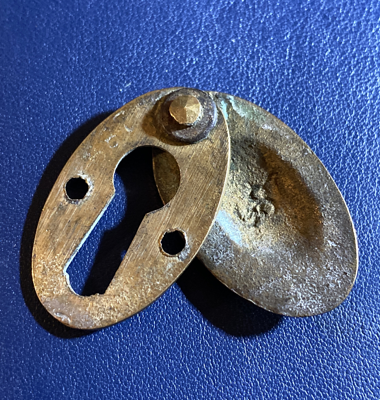 One Vintage Simple Oval Cast BRASS ESCUTCHEON KEYHOLE Edwardian