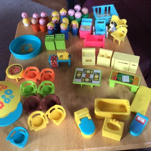 Vintage Fisher Price Toys Little People playset 42 + pieces Play Family House +