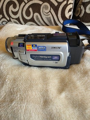 Sony Digital Handycam Super Steady Shot DCR-TRV17 NTSC Mini DV Camcorder