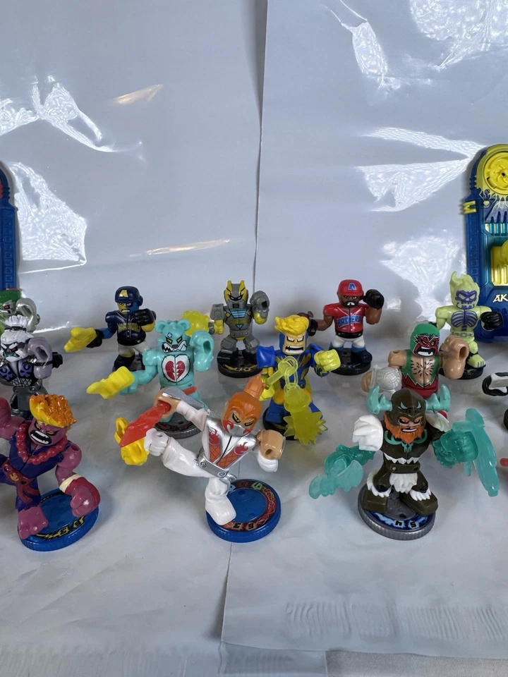 Legends Of Akedo MEGA Savings Starter Set Lot - 20 Figures - Great For Kids! - Image 3 of 4