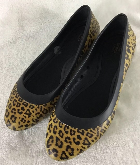 crocs lina graphic flat