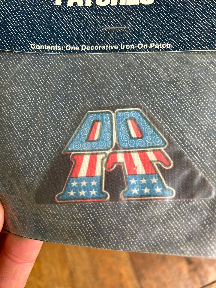 Vtg 1970’s LEVI’s Iron-on Patches DO IT Stars Stripes Hippie Denim Jacket jeans - Image 3 of 4