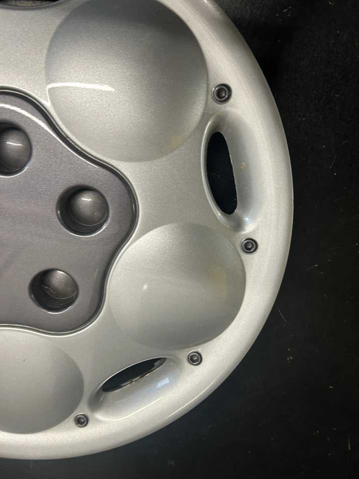 Dodge Plymouth 1995 1996 neón 502 14" cubierta de rueda tapacubos plateada Foto 2 de 4