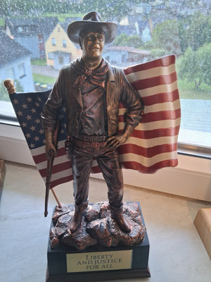 Bradford Exchange John Wayne Statue American Talking Sculpture mit Sound