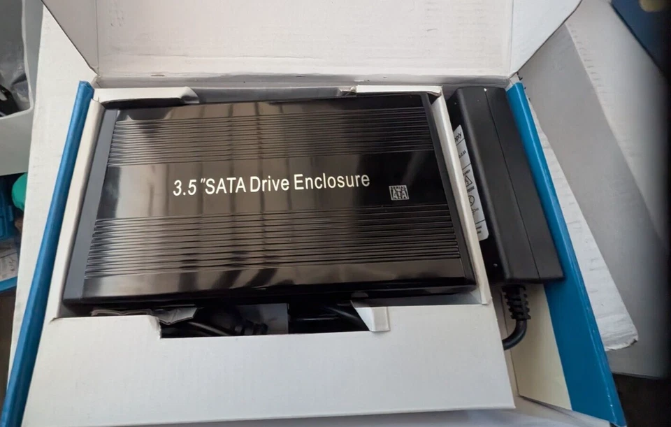 3.5 SATA e-SATA Aluminum Hard Disk Drive External Enclosure Case NEW 3.5 Powered - Image 3 of 4
