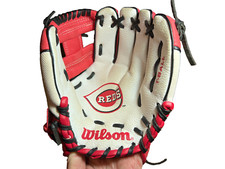 Wilson  T-Ball Mitt 10" RHT Red/White Right Hand Throw A02RB16CIN   EUC