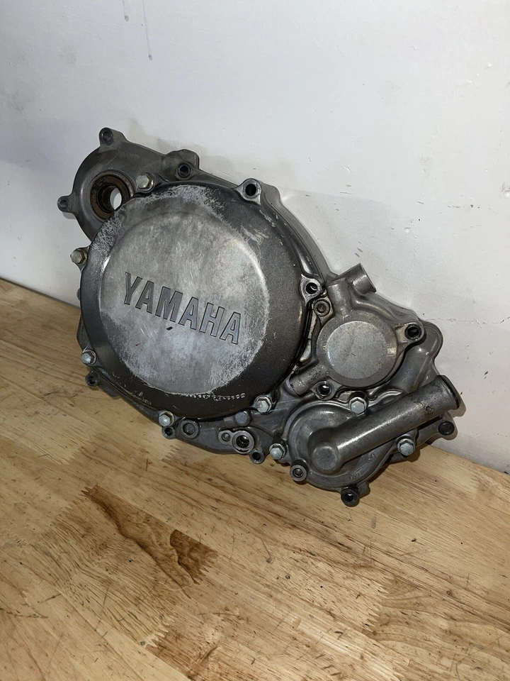 Cubierta de embrague interior exterior Yamaha YZ250F 2001-2005 con bomba de agua, eje e impulsor Foto 3 de 4