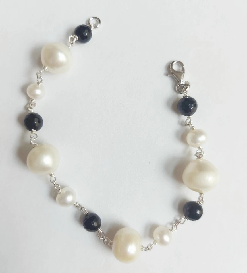 Bracciale in argento 925 con perle bianche 9/10 mm e 4 mm onice sfaccettato 5 mm - Immagine 3 di 4