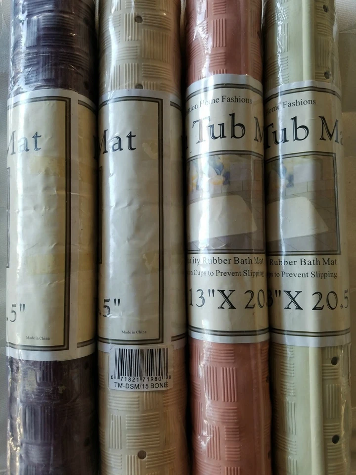 Alfombra de bañera de goma clavel 20,5" L x 13" W en rosa, azul pizarra, borgoña, hueso Foto 2 de 2