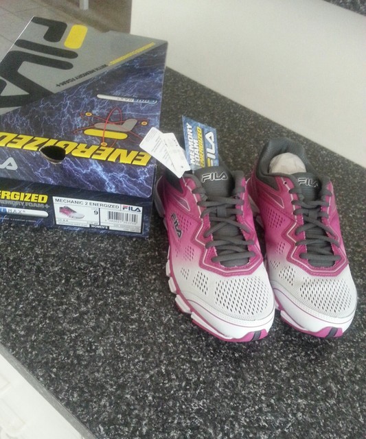 fila memory foam tennis shoes