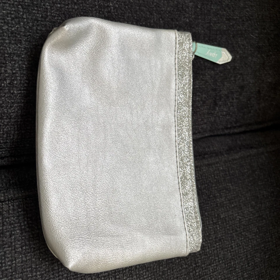Bolso Ipsy The Glam, Plateado con Borde Brillo Bolsa de Maquillaje Solo NUEVO Foto 2 de 4