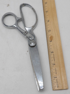 Vintage Griffon Cutlery Japan Pinking Shears Scissors Crafts Sewing 8''
