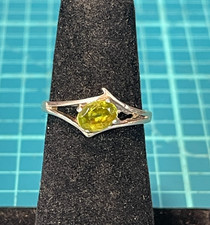 925 Sterling Silver Peridot Ring Size 7