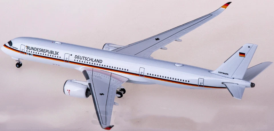 1:500 Herpa Luftwaffe AIRBUS A350-900 Passenger Airplane Diecast Aircraft Model - Image 3 of 4