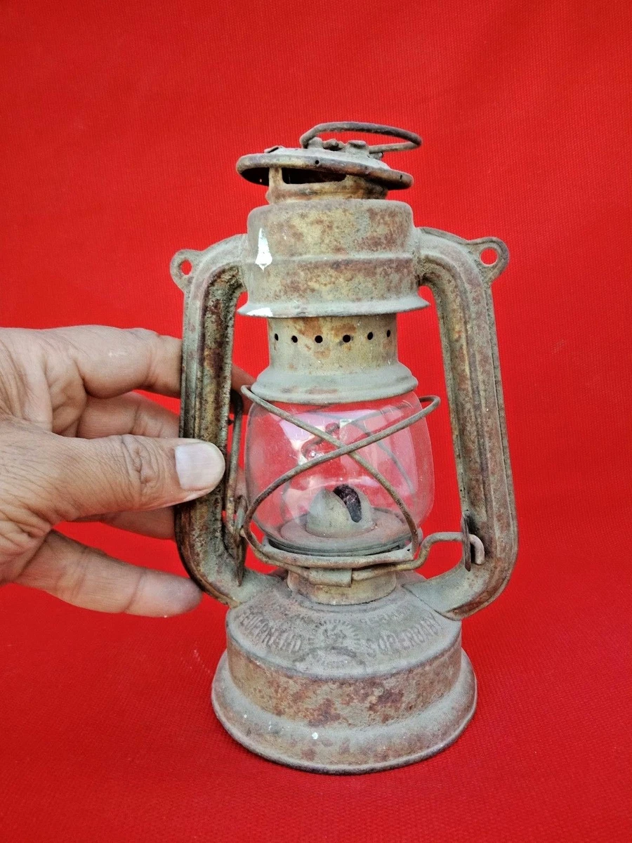 VINTAGE FEUERHAND NO.175 SUPERBABY OIL LAMP / LANTERN MADE IN GERMANY ERA WW2