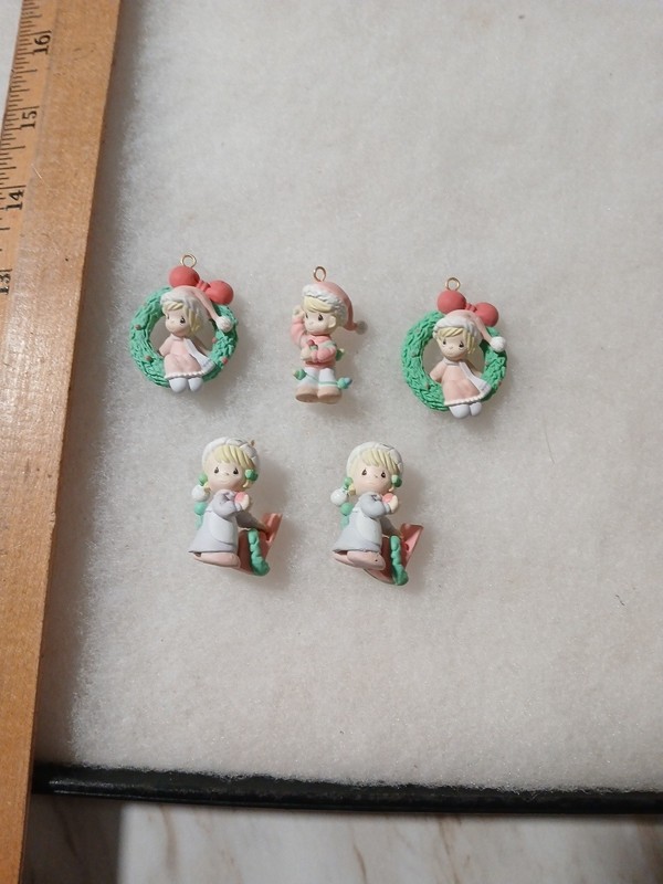 Vintage Precious Moments Mini Christmas Tree Ornament Set Of 5 1995-96.