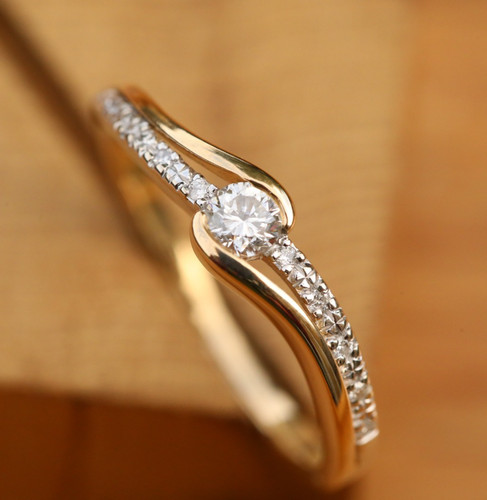 Diamond Swirl Ring