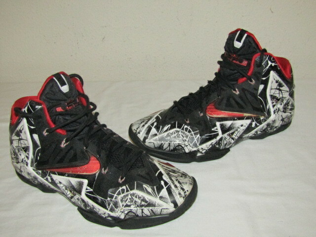 lebron xi graffiti