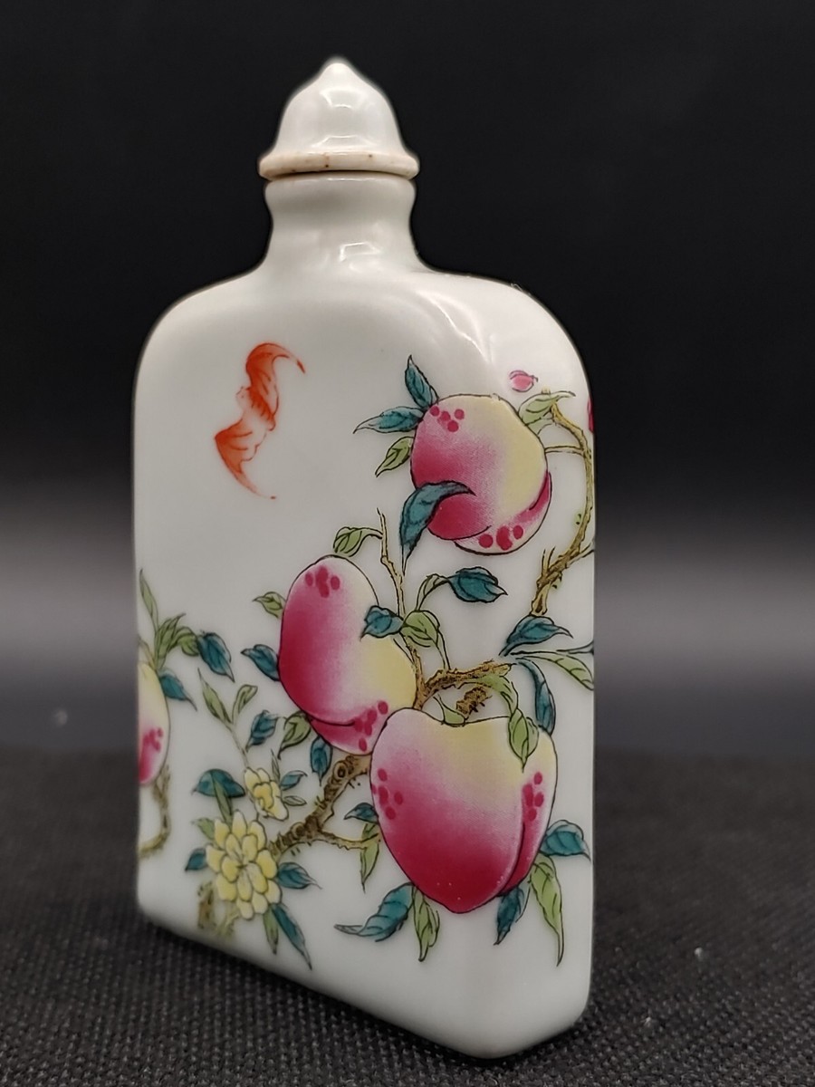 民国景德镇粉彩瓷福寿双全鼻烟壶Republic China Famille Rose Bat