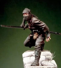 1/32 Scale Ninja Assassin with Sword Miniature Figure Samurai Model Unassembled